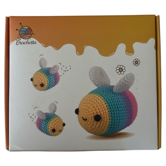 Crochetta Crochet Kit for Beginners 3 Bee Family - Picture 2 of 4